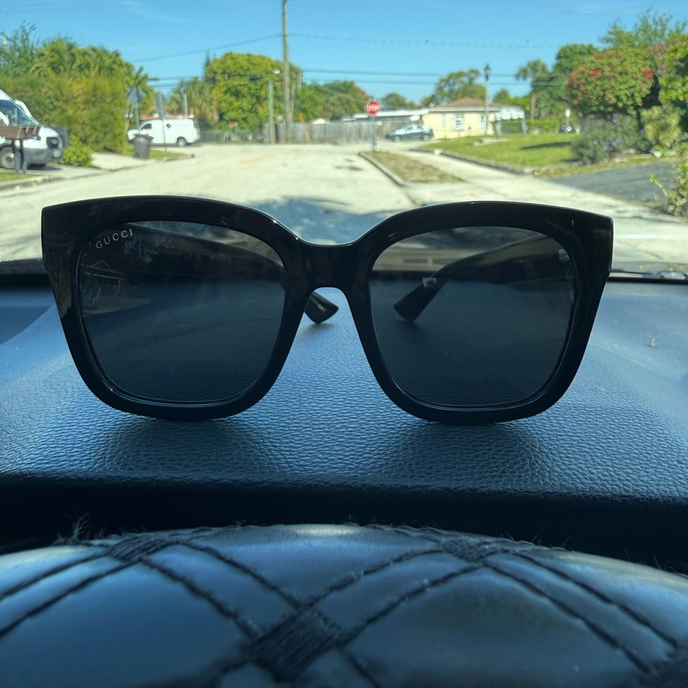 Gucci Women’s Black Oversized Square Sunglasses - Gloss Frame